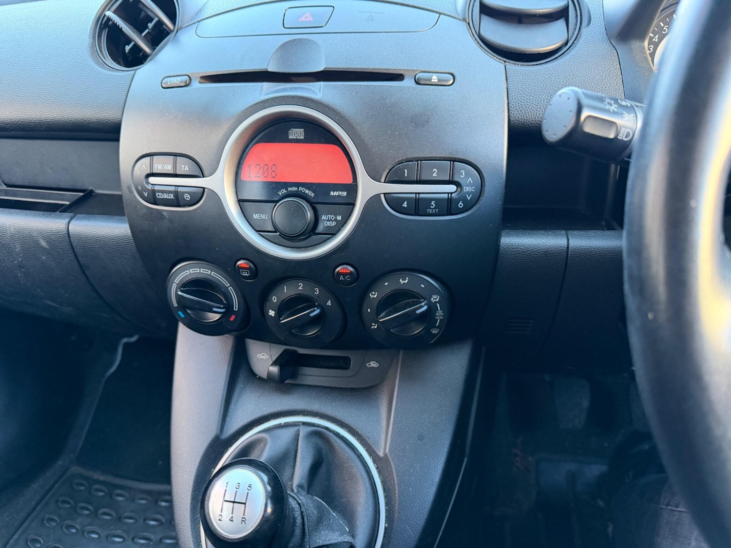 Used Mazda Mazda2 2009 for sale - 77109165: Photo 4