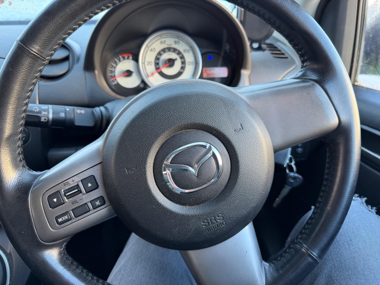 Used Mazda Mazda2 2009 for sale - 77109165: Photo 5