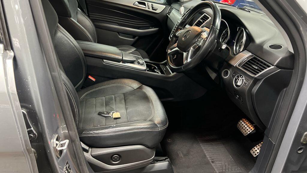 Used Mercedes-Benz M Class 2012 for sale - 76473009: Photo 2