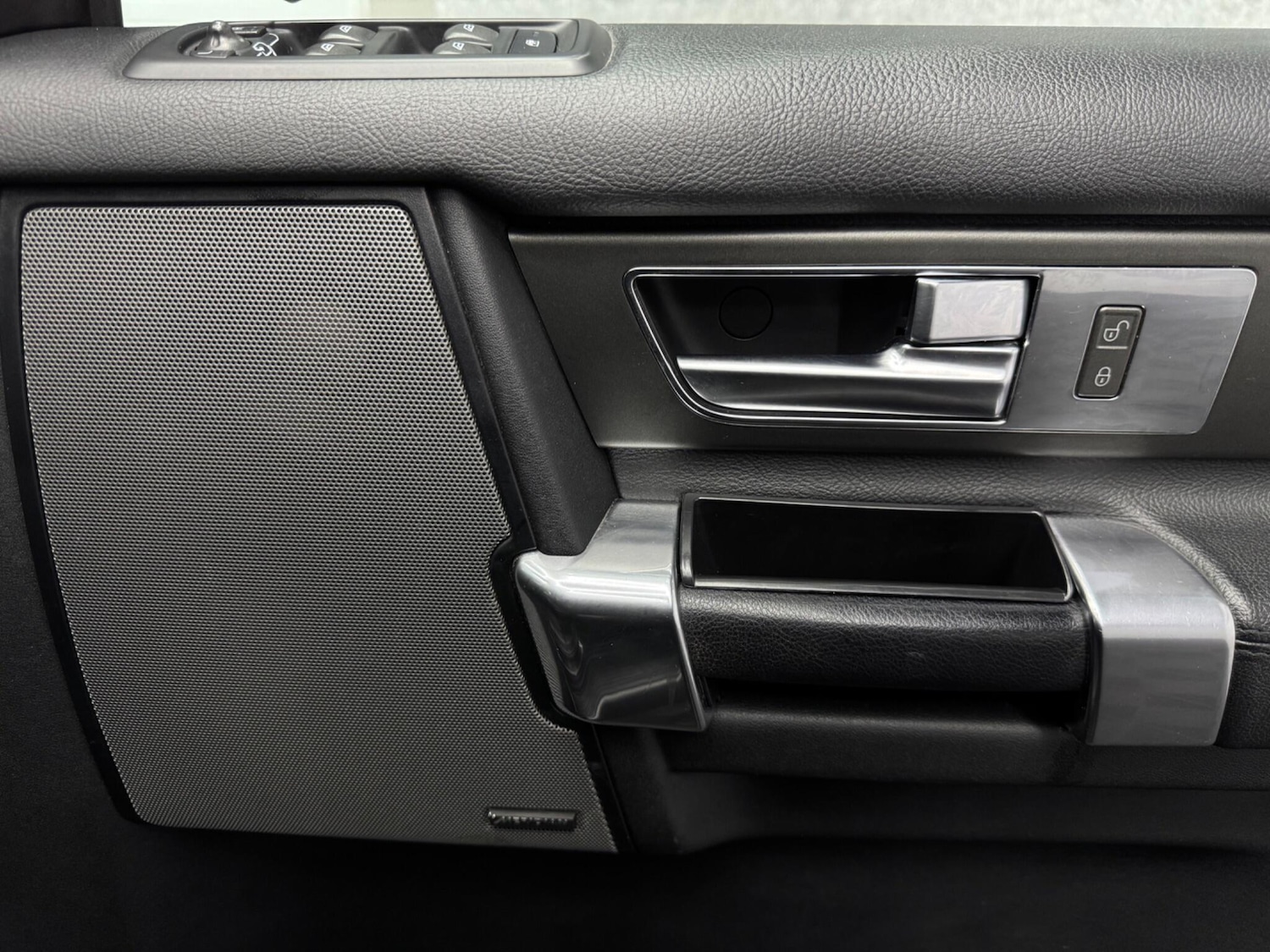 Used Land Rover Discovery 4 2016 for sale - 75954170: Photo 19