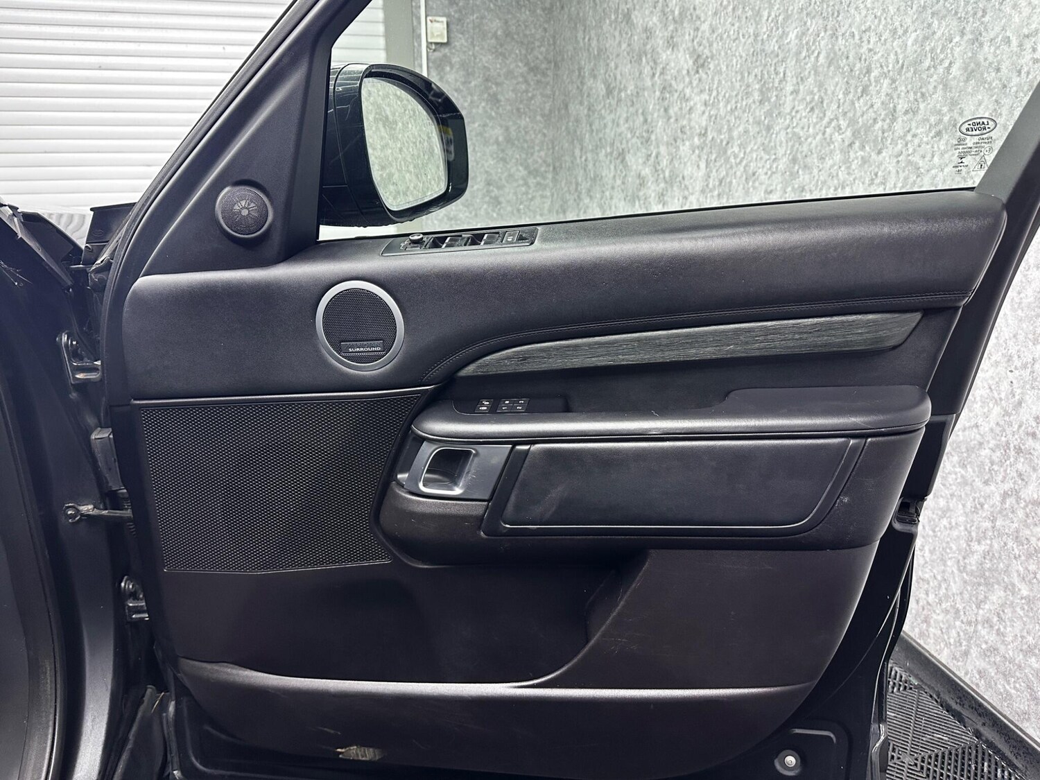 Used Land Rover Discovery 2017 for sale - 77351968: Photo 22