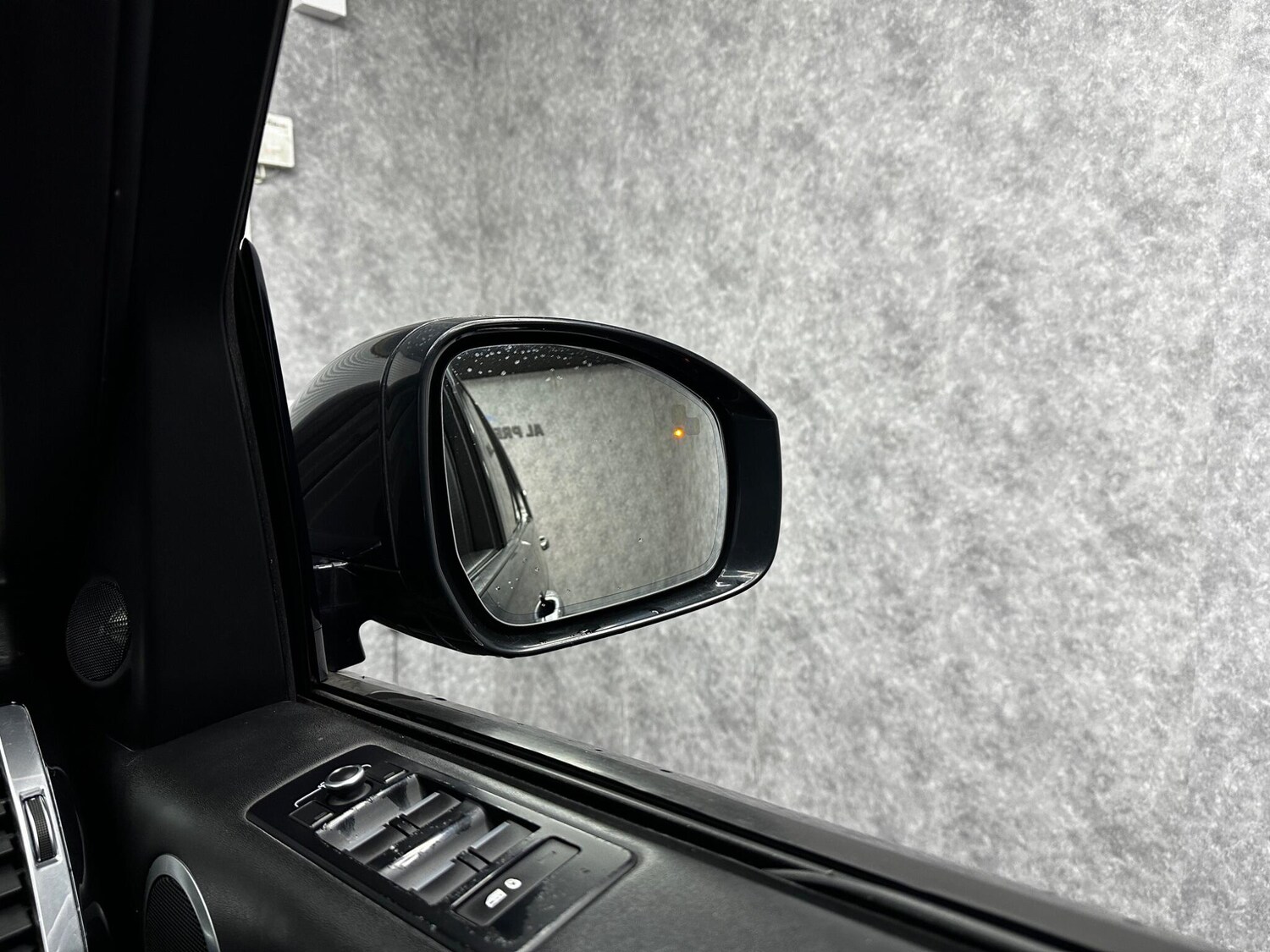 Used Land Rover Discovery 2017 for sale - 77351968: Photo 27