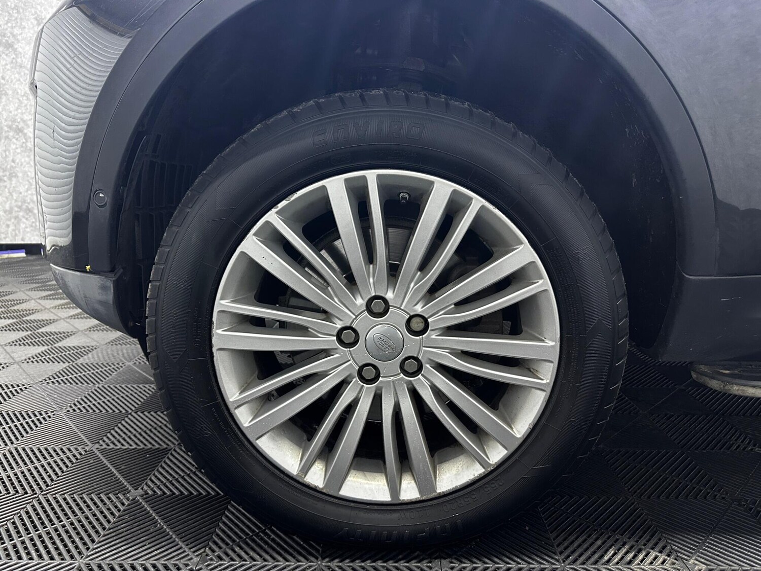 Used Land Rover Discovery 2017 for sale - 77351968: Photo 41