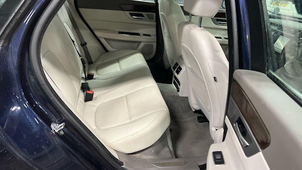 Used Jaguar XF 2016 for sale - 76227056: Photo 3