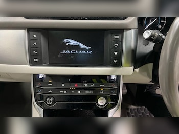 Used Jaguar XF 2016 for sale - 76227056: Photo 4