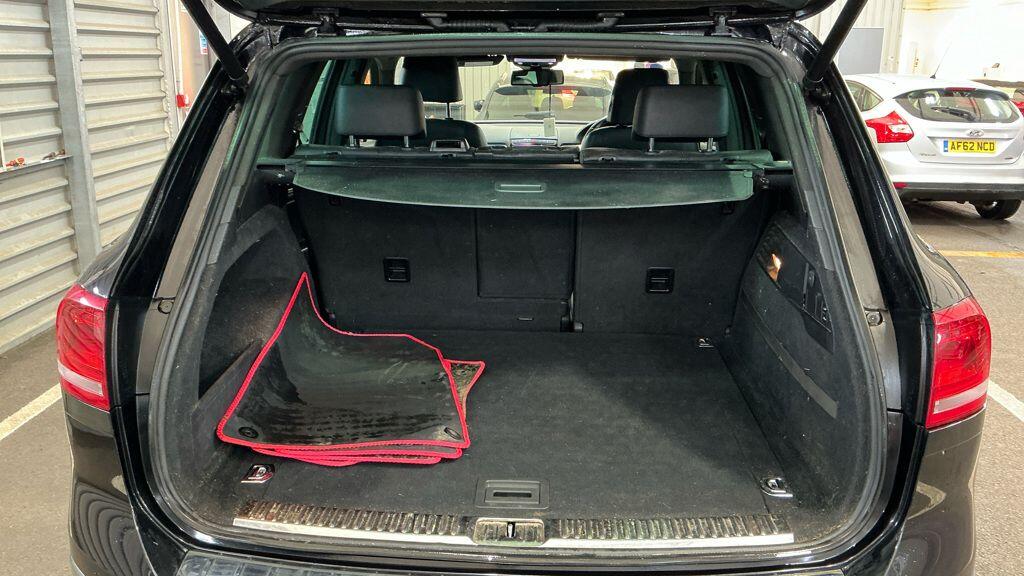 Used Volkswagen Touareg 2015 for sale - 77387397: Photo 12