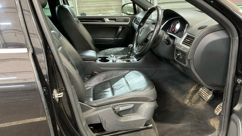 Used Volkswagen Touareg 2015 for sale - 77387397: Photo 2