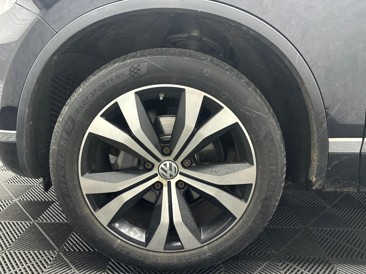 Used Volkswagen Touareg 2015 for sale - 77387397: Photo 27