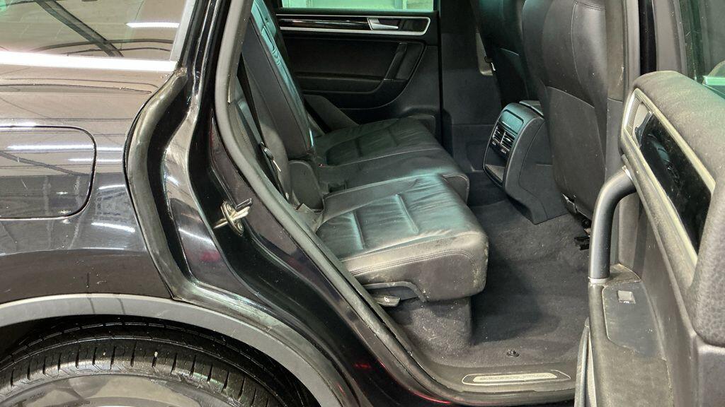 Used Volkswagen Touareg 2015 for sale - 77387397: Photo 3
