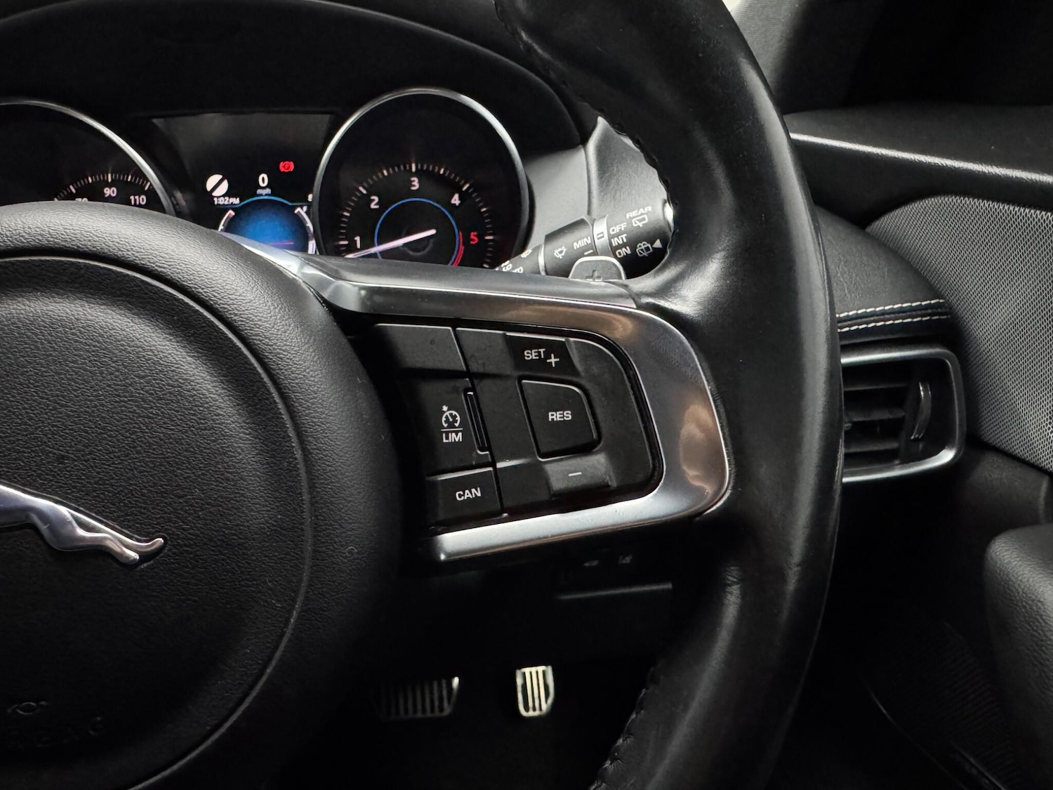 Used Jaguar F-Pace 2016 for sale - 76226262: Photo 10