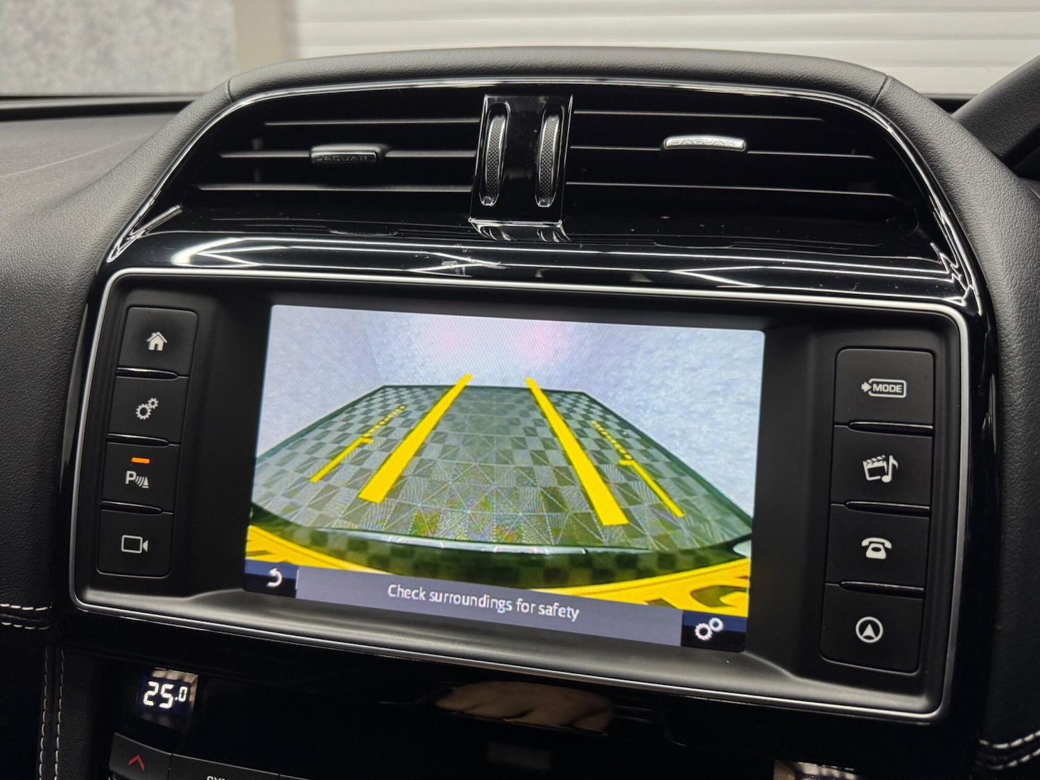 Used Jaguar F-Pace 2016 for sale - 76226262: Photo 12