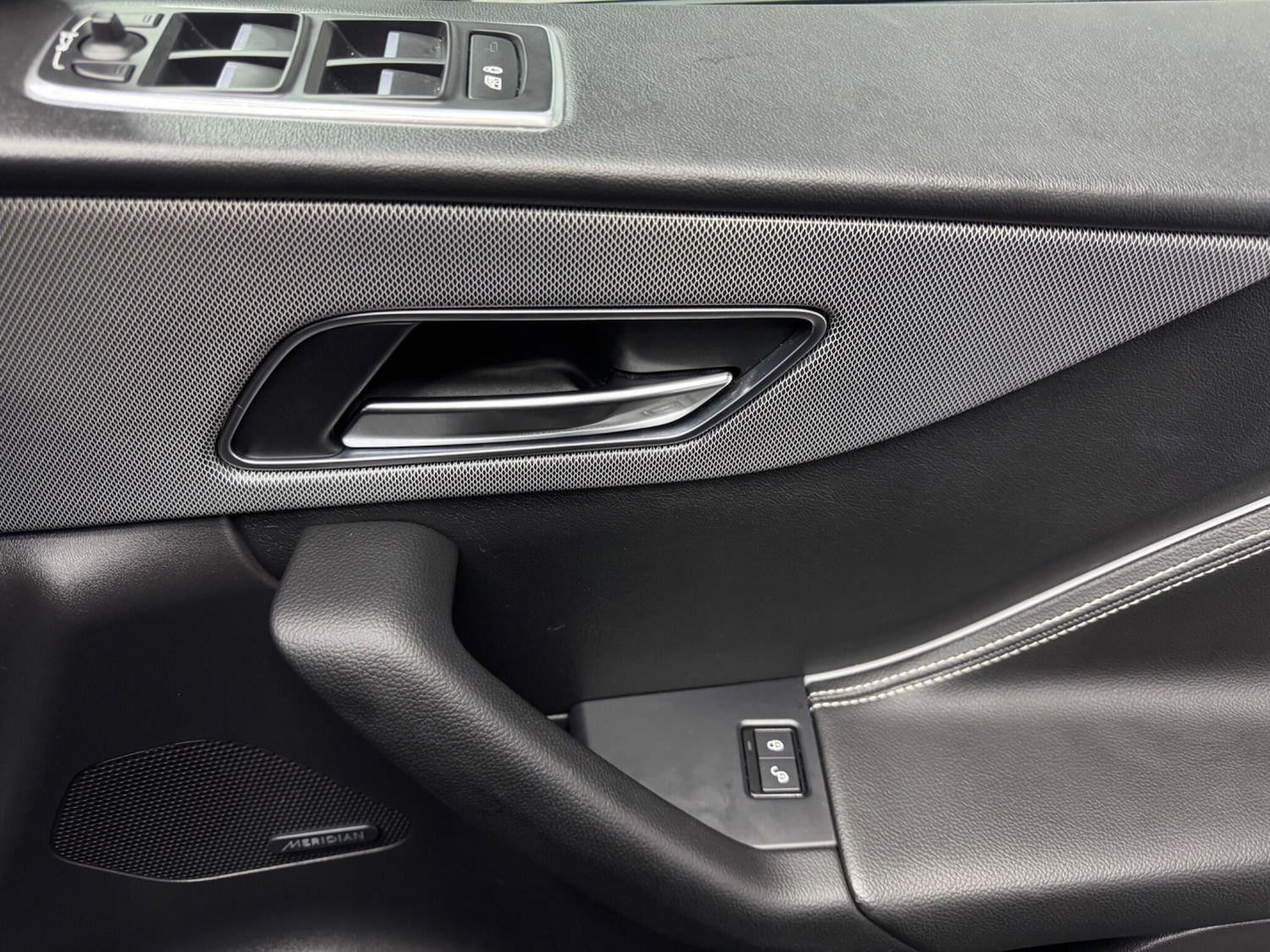 Used Jaguar F-Pace 2016 for sale - 76226262: Photo 22