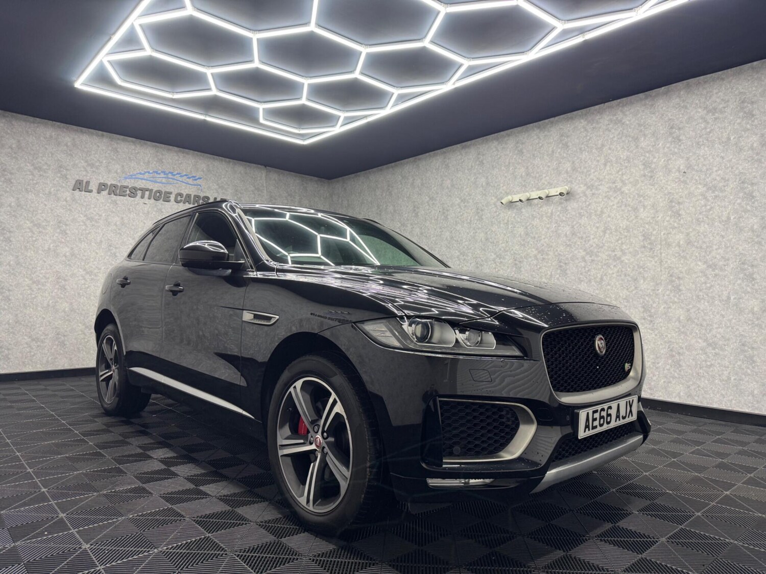 Used Jaguar F-Pace 2016 for sale - 76226262: Photo 29