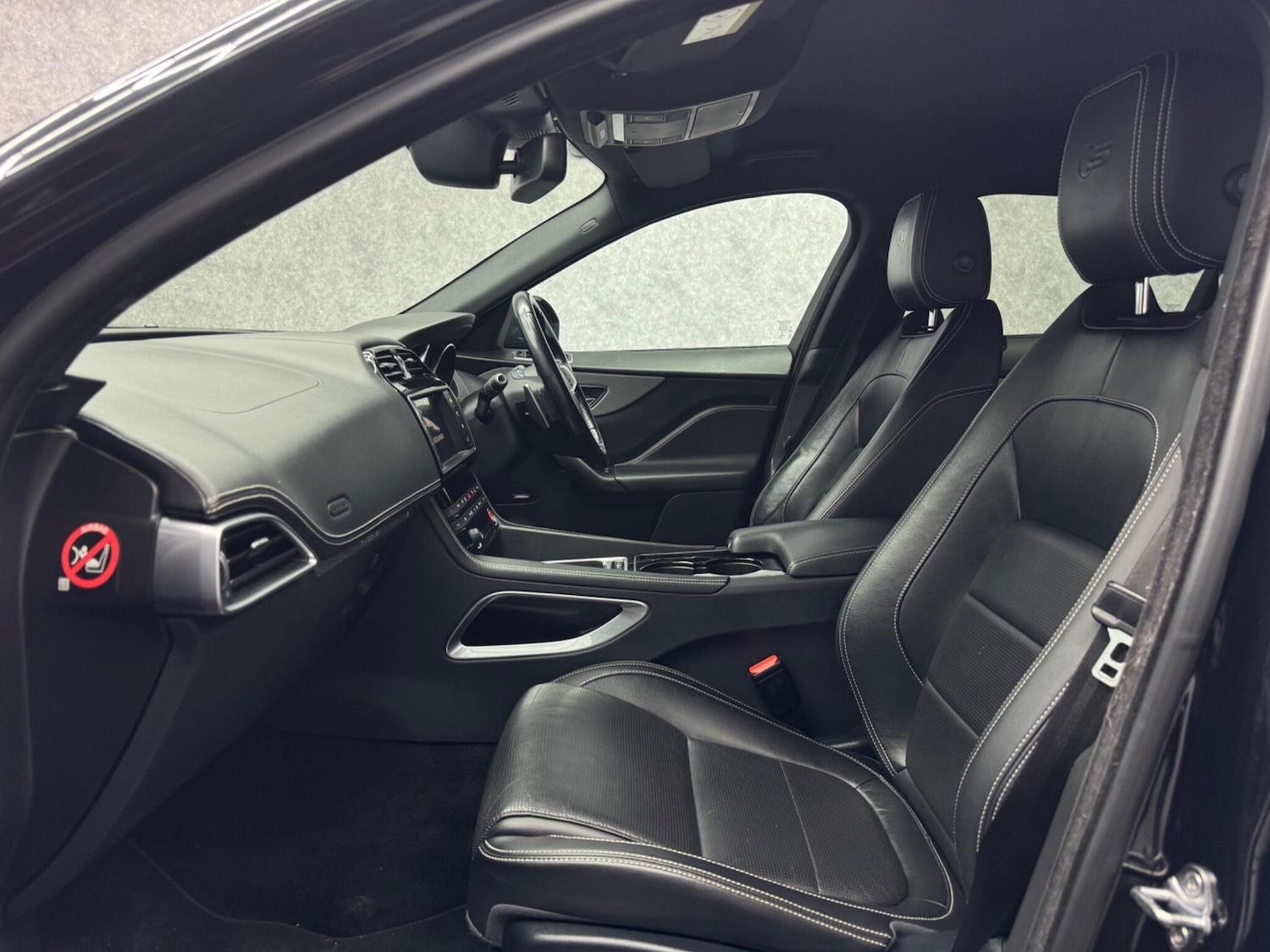 Used Jaguar F-Pace 2016 for sale - 76226262: Photo 3