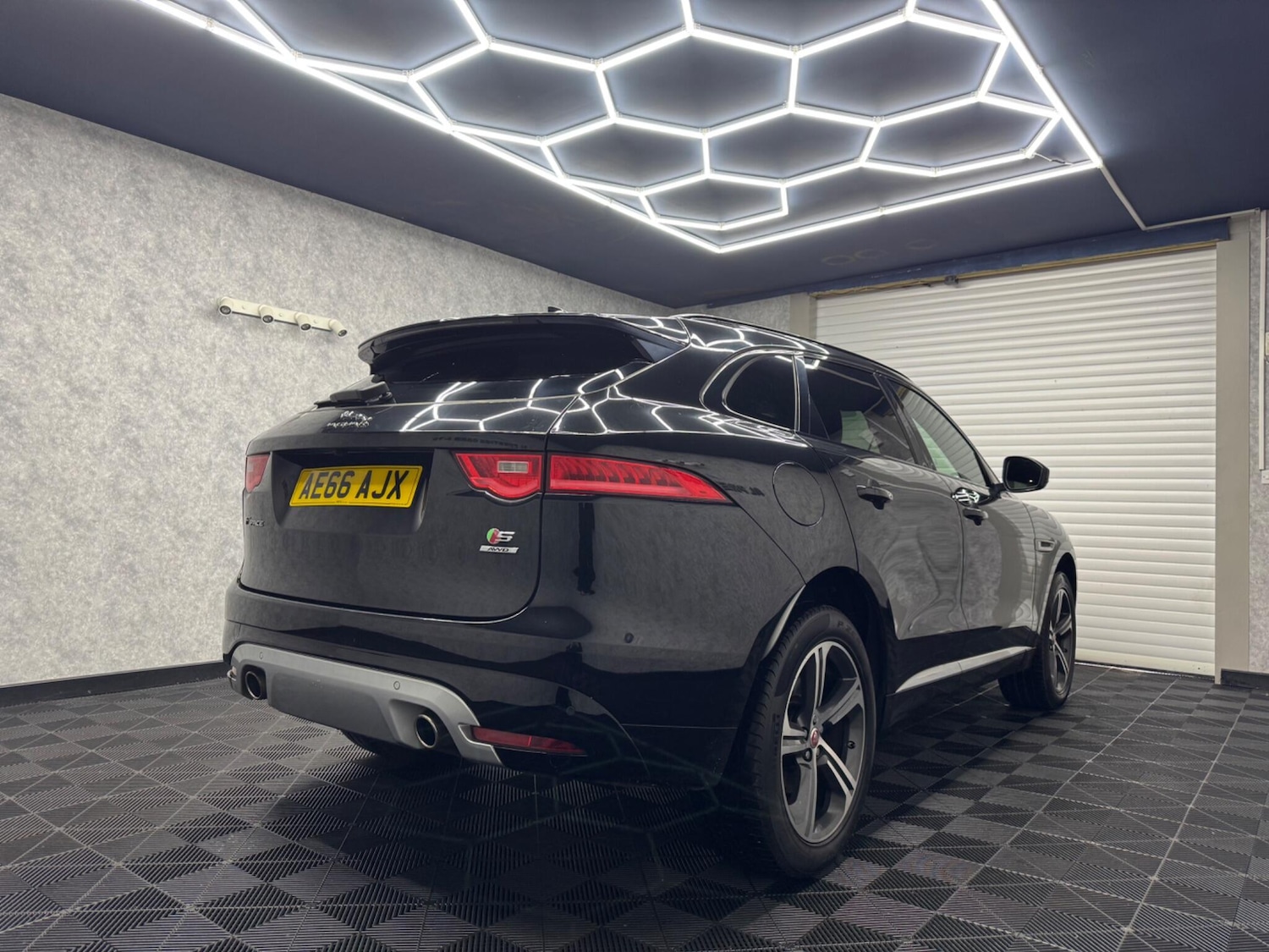 Used Jaguar F-Pace 2016 for sale - 76226262: Photo 4