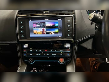 Used Jaguar F-Pace 2016 for sale - 76226262: Photo