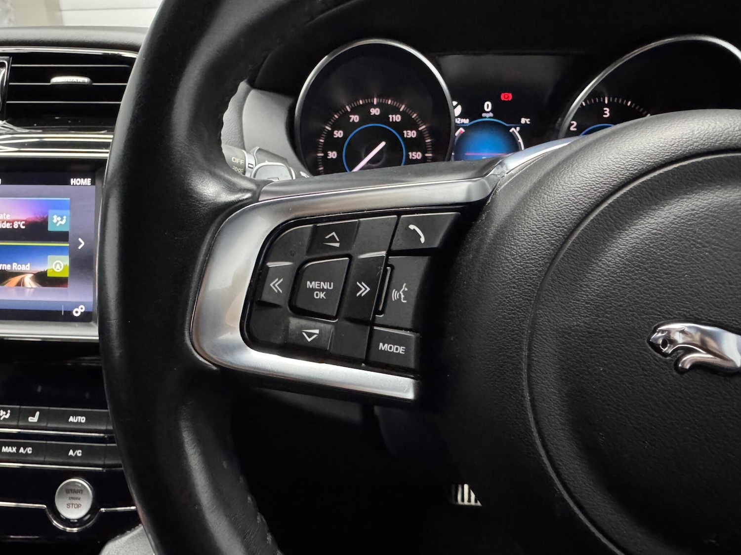 Used Jaguar F-Pace 2016 for sale - 76226262: Photo 9