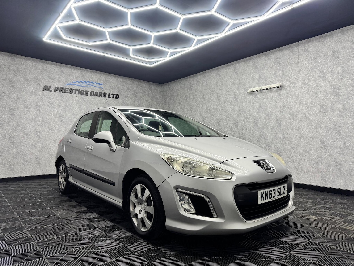 Used Peugeot 308 2013 for sale - 75756032: Photo 18
