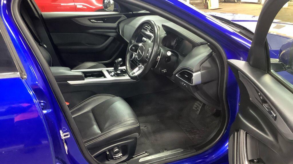 Used Jaguar XE 2019 for sale - 76786885: Photo 2