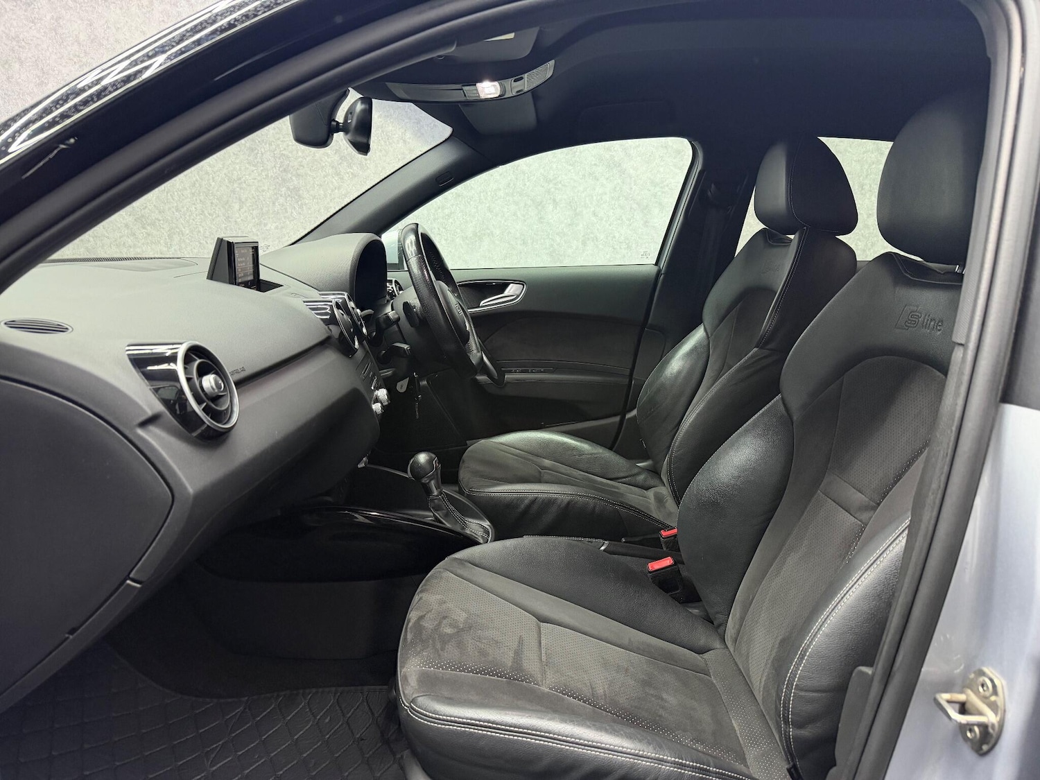 Used Audi A1 for sale - 78057579: Photo 2