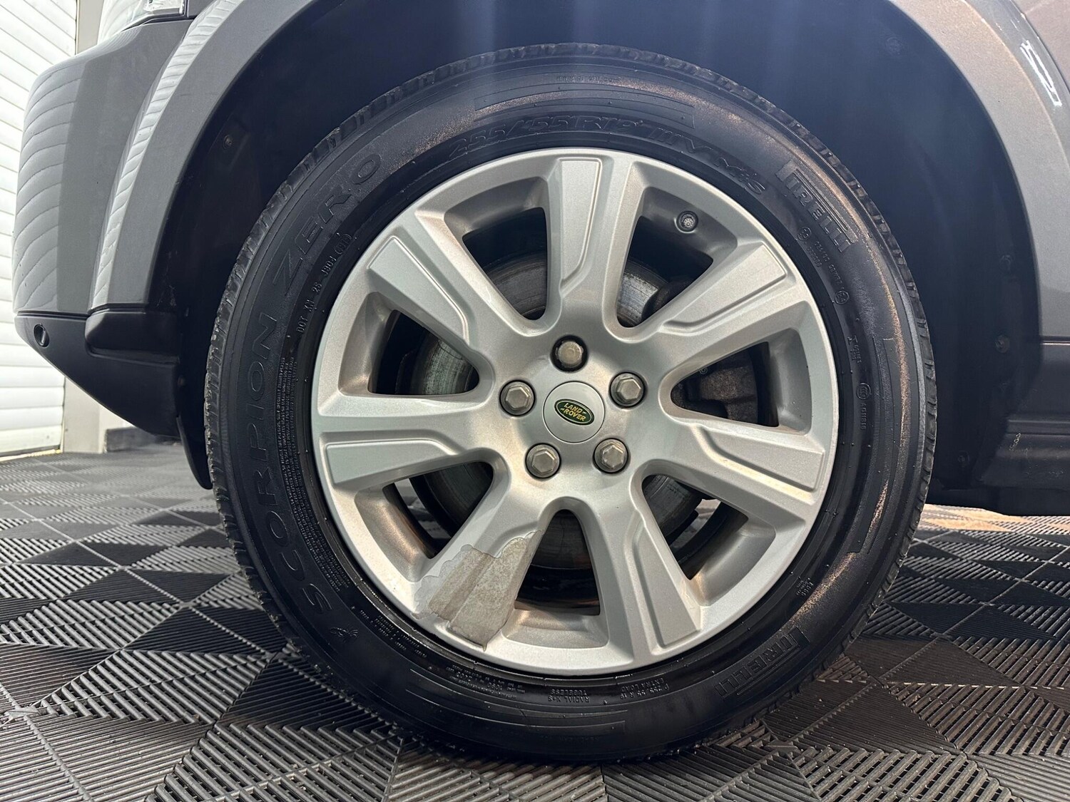 Used Land Rover Discovery 2014 for sale - 78058087: Photo 25