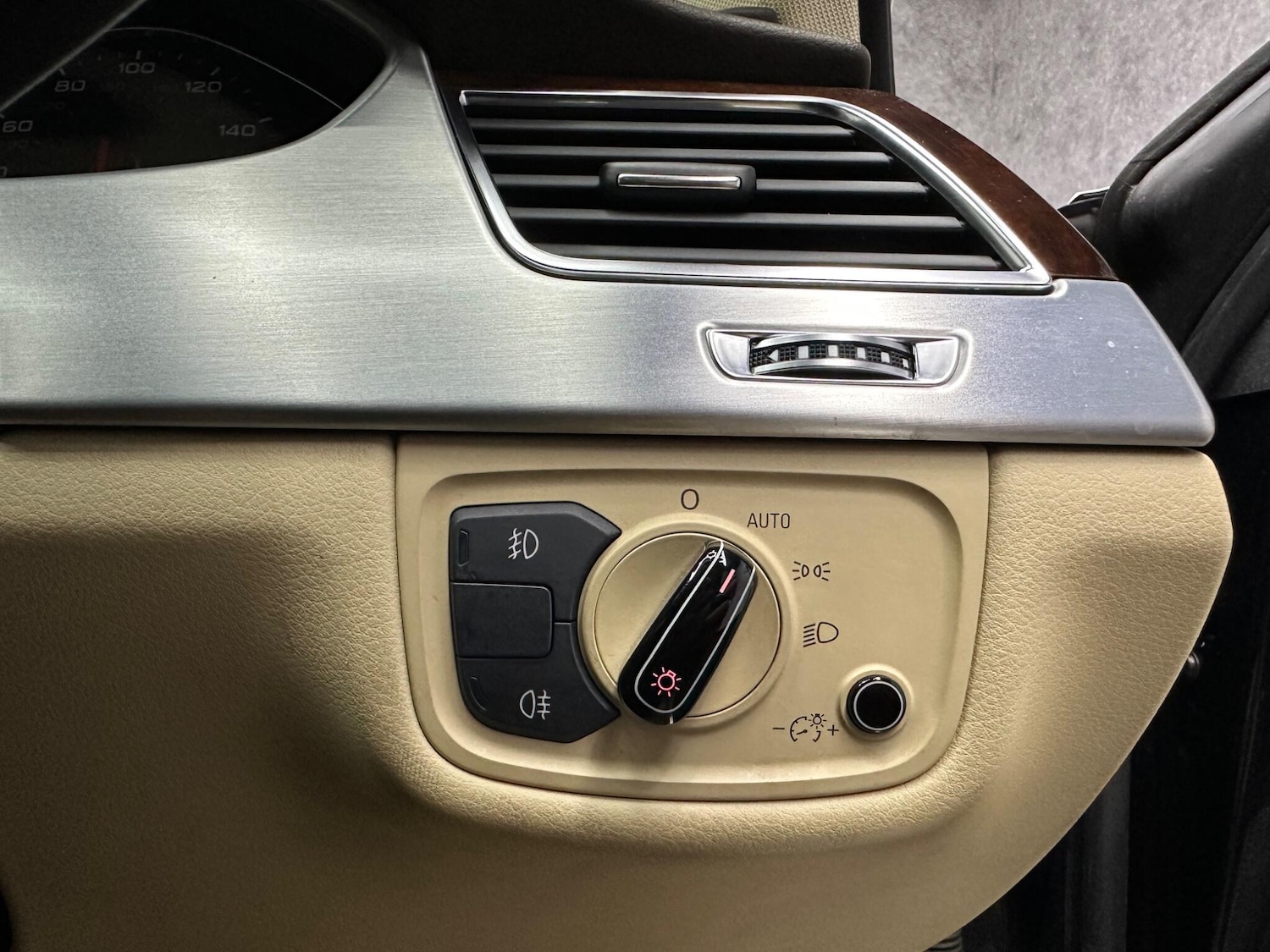 Used Audi A8 2011 for sale - 77671724: Photo 18