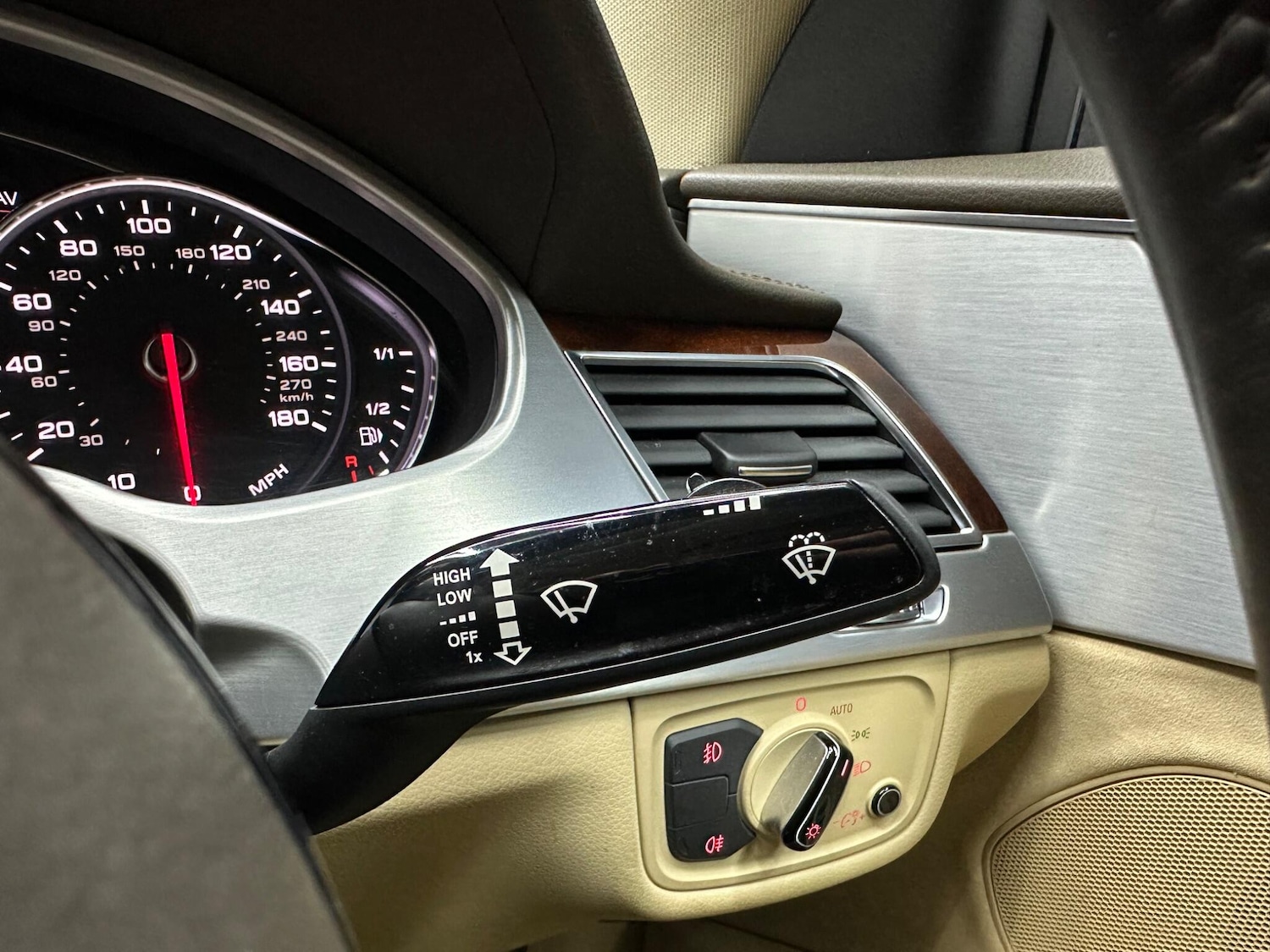 Used Audi A8 2011 for sale - 77671724: Photo 25