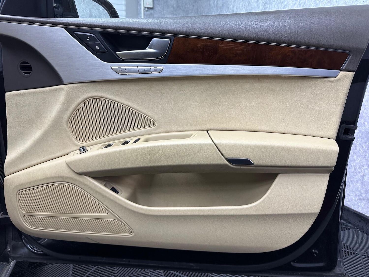 Used Audi A8 2011 for sale - 77671724: Photo 29