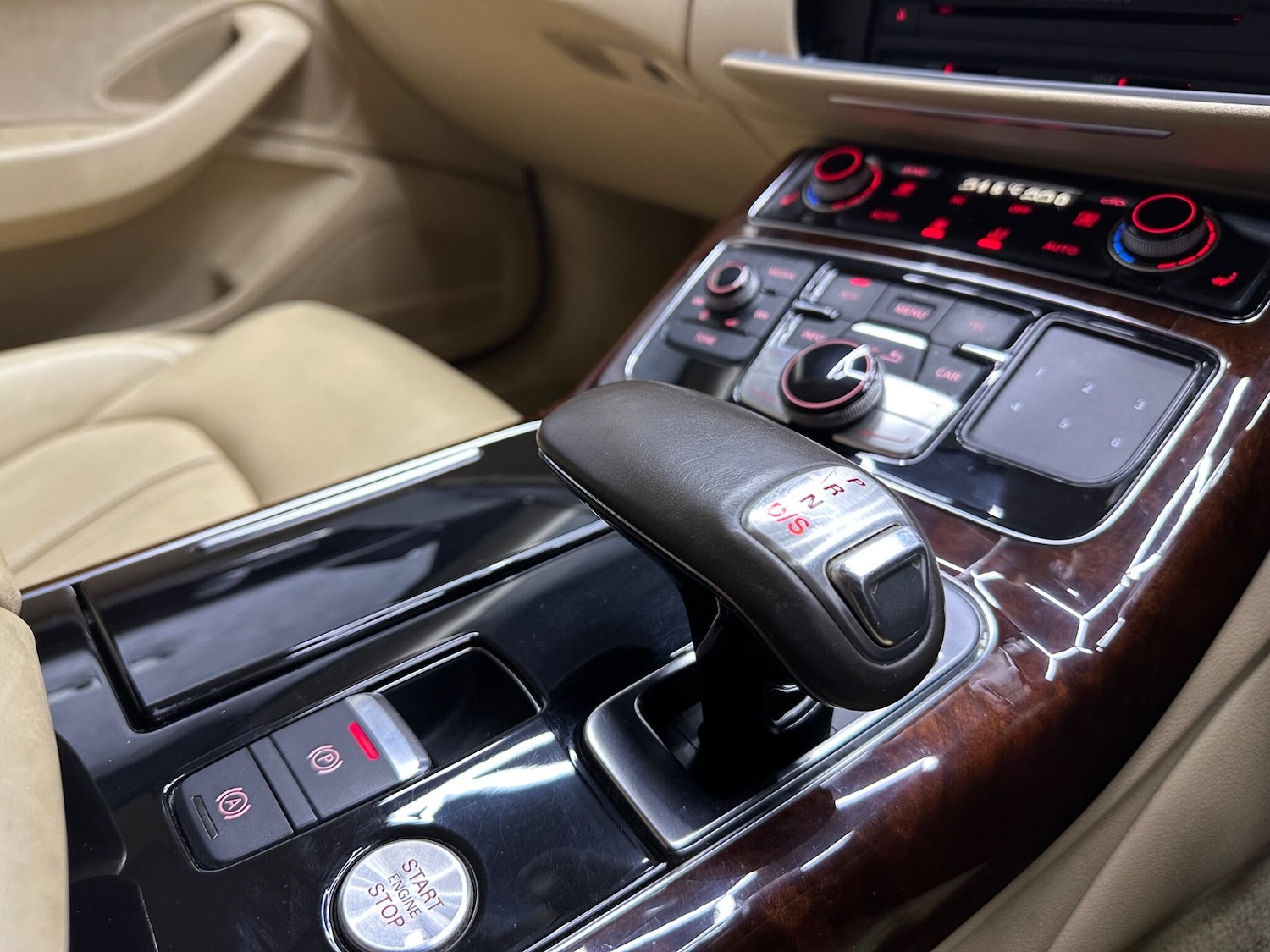 Used Audi A8 2011 for sale - 77671724: Photo 8