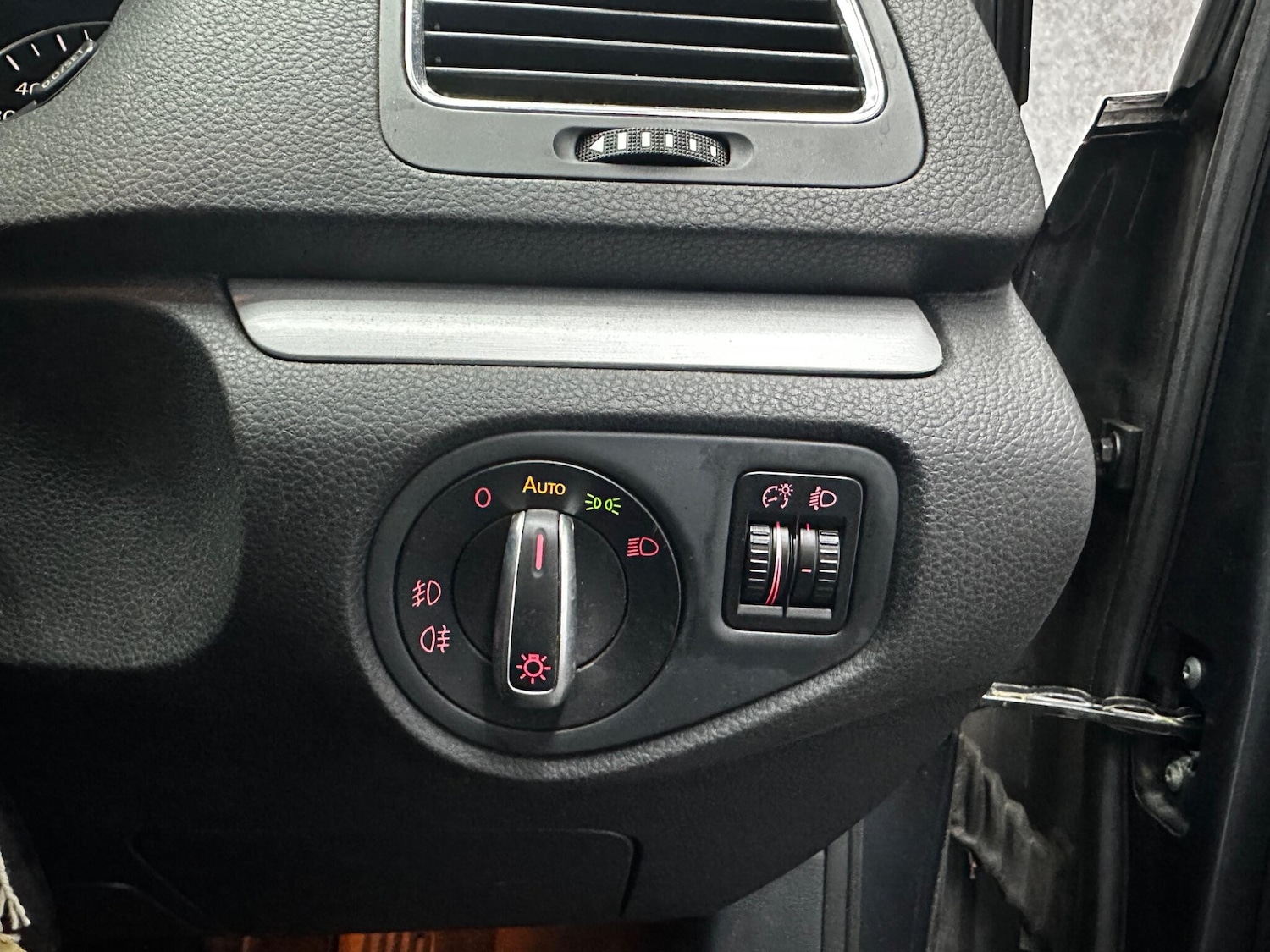 Used Volkswagen Sharan 2011 for sale - 78058954: Photo 17