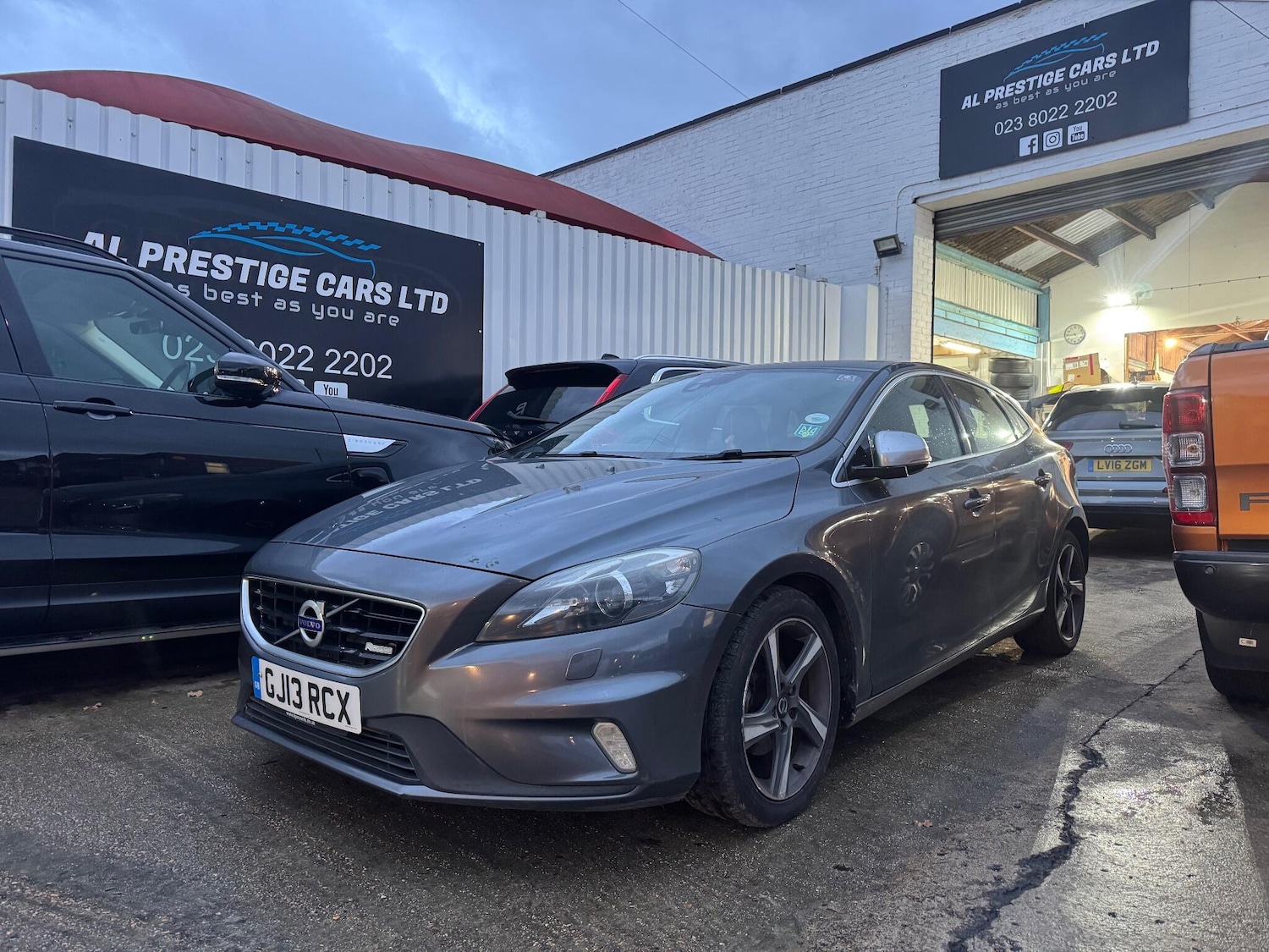 Used Volvo V40 2013 for sale - 76527696: Photo 1