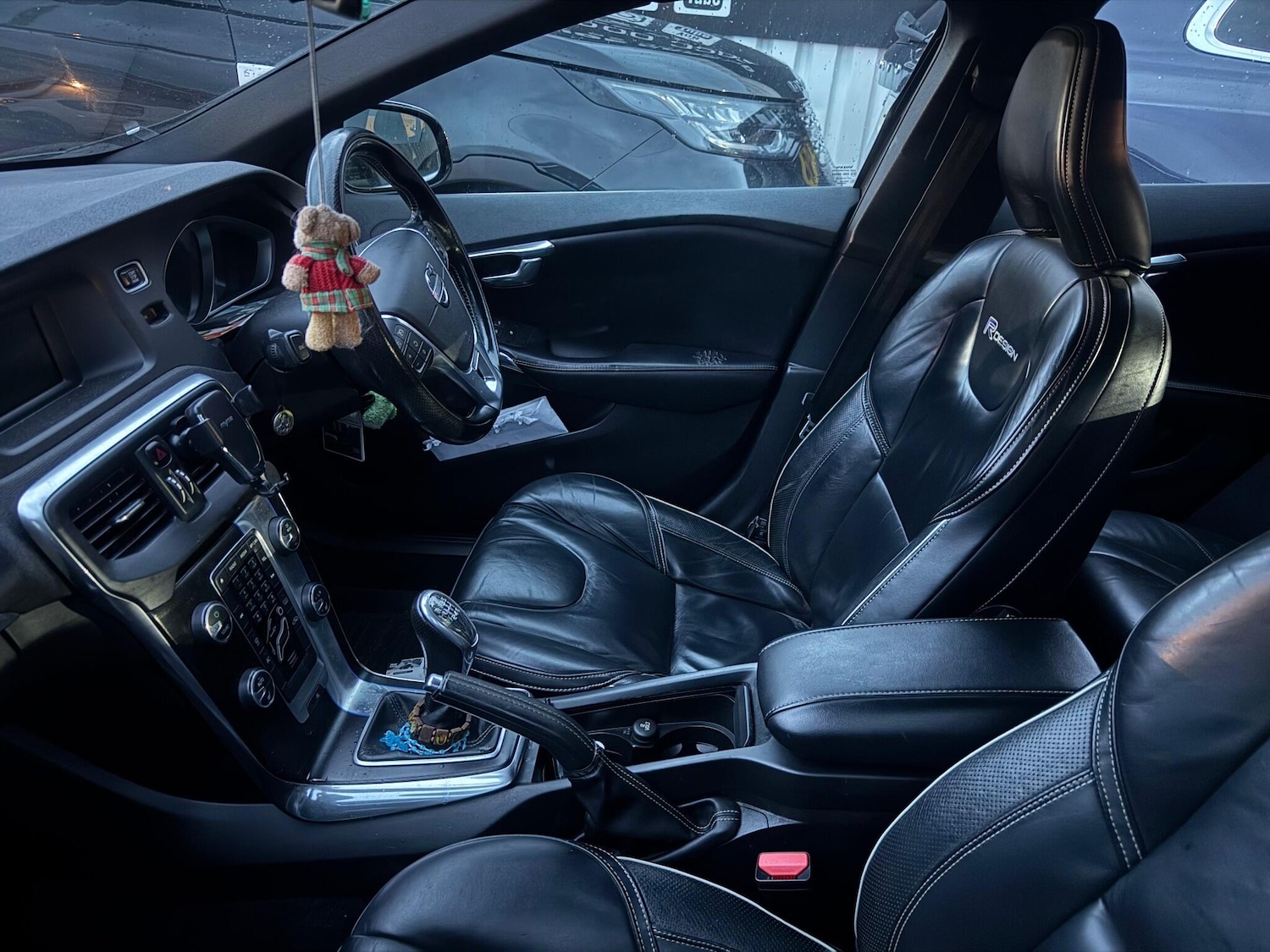 Used Volvo V40 2013 for sale - 76527696: Photo 2