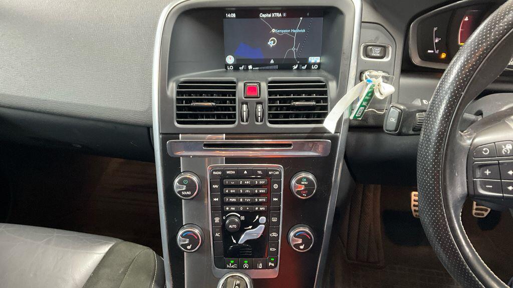 Used Volvo XC60 2016 for sale - 77053959: Photo 3