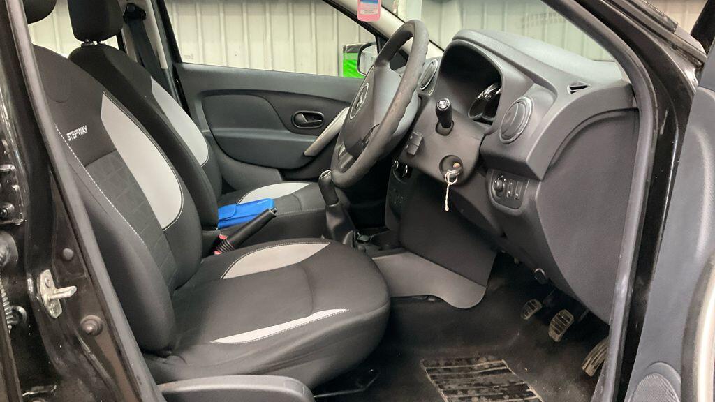 Used Dacia Sandero Stepway for sale - 78136324: Photo 2