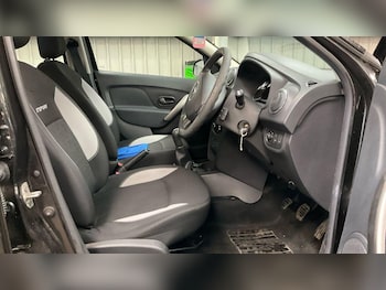 Used Dacia Sandero Stepway 2015 for sale - 78136324: Photo