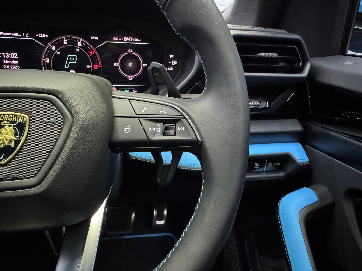 Used Lamborghini Urus 2025 for sale - 76997908: Photo 10