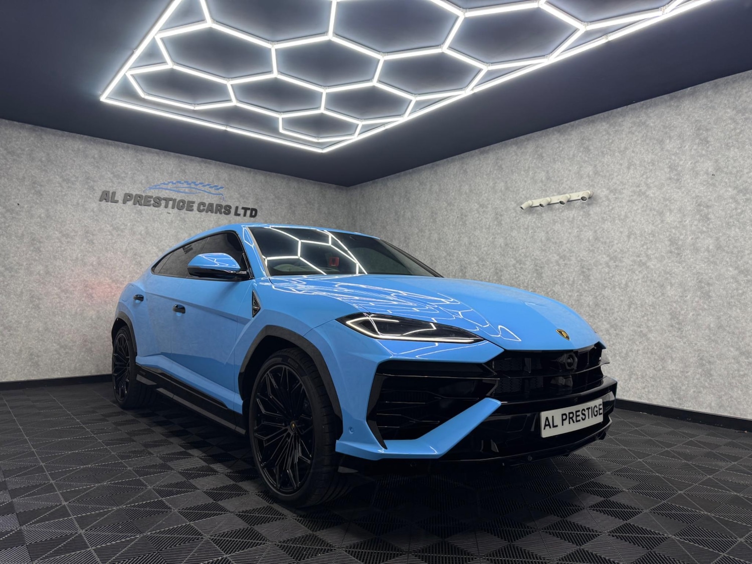 Used Lamborghini Urus 2025 for sale - 76997908: Photo 11