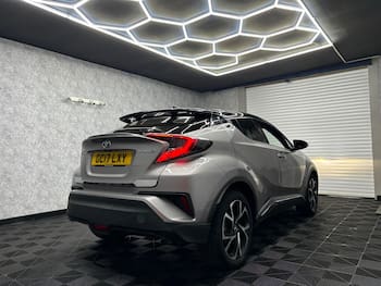 Used Toyota C-HR 2017 for sale - 79664471: Photo