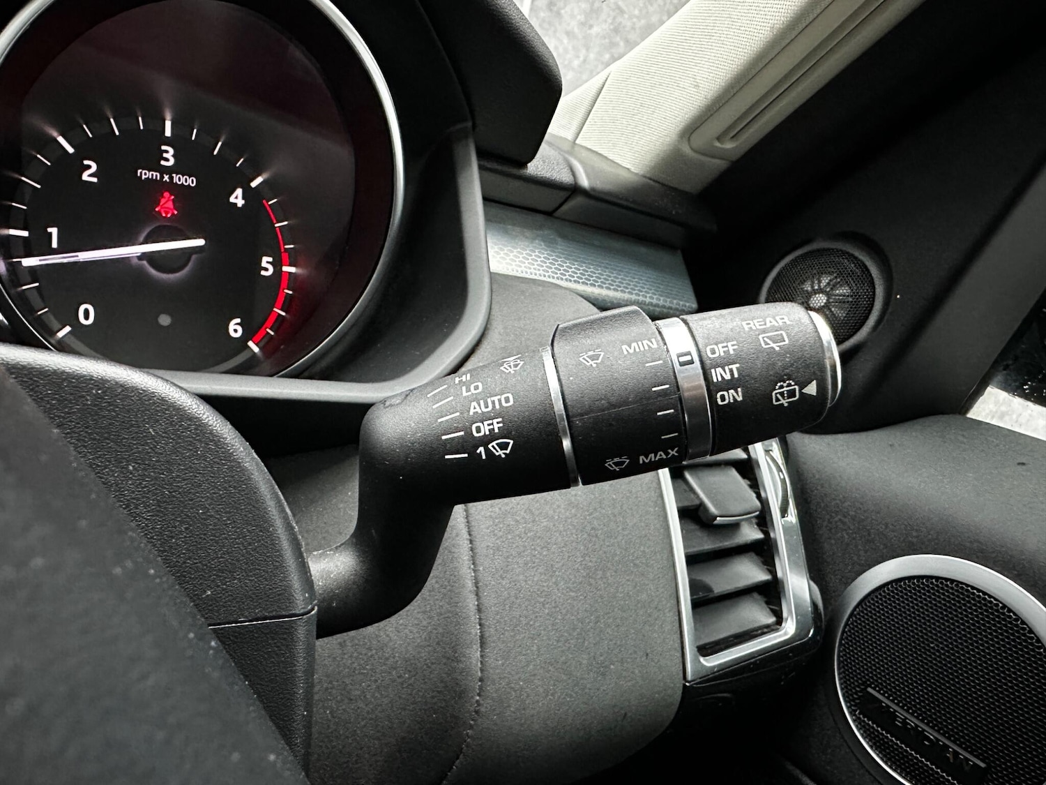 Used Land Rover Discovery 2019 for sale - 77454839: Photo 25