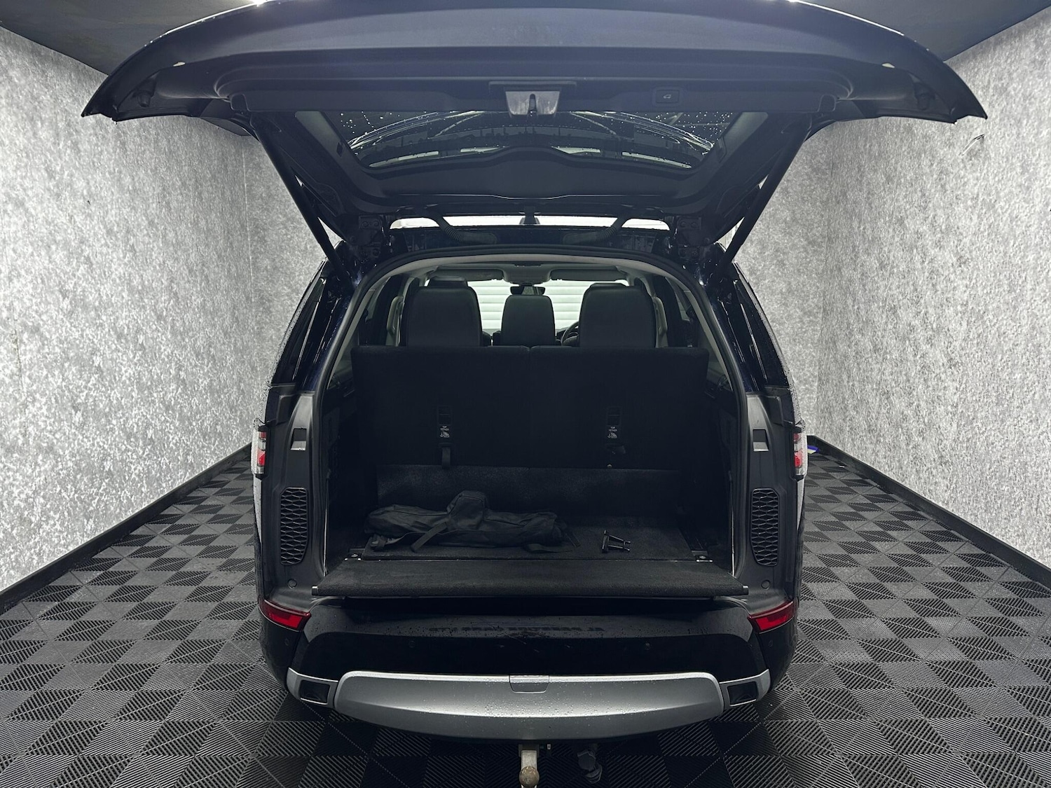 Used Land Rover Discovery 2019 for sale - 77454839: Photo 29