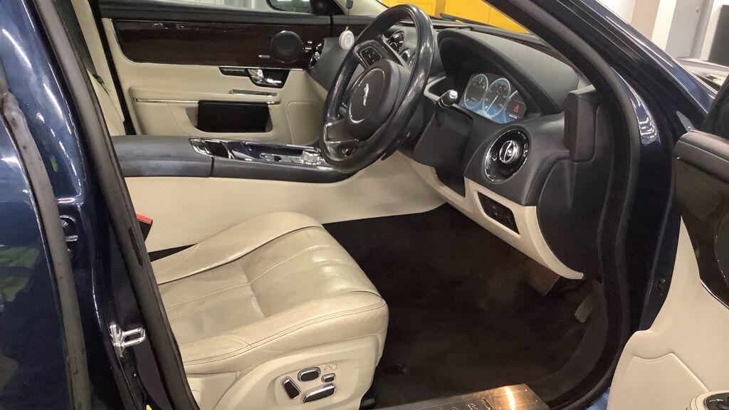Used Jaguar XJ 2013 for sale - 77456385: Photo 2
