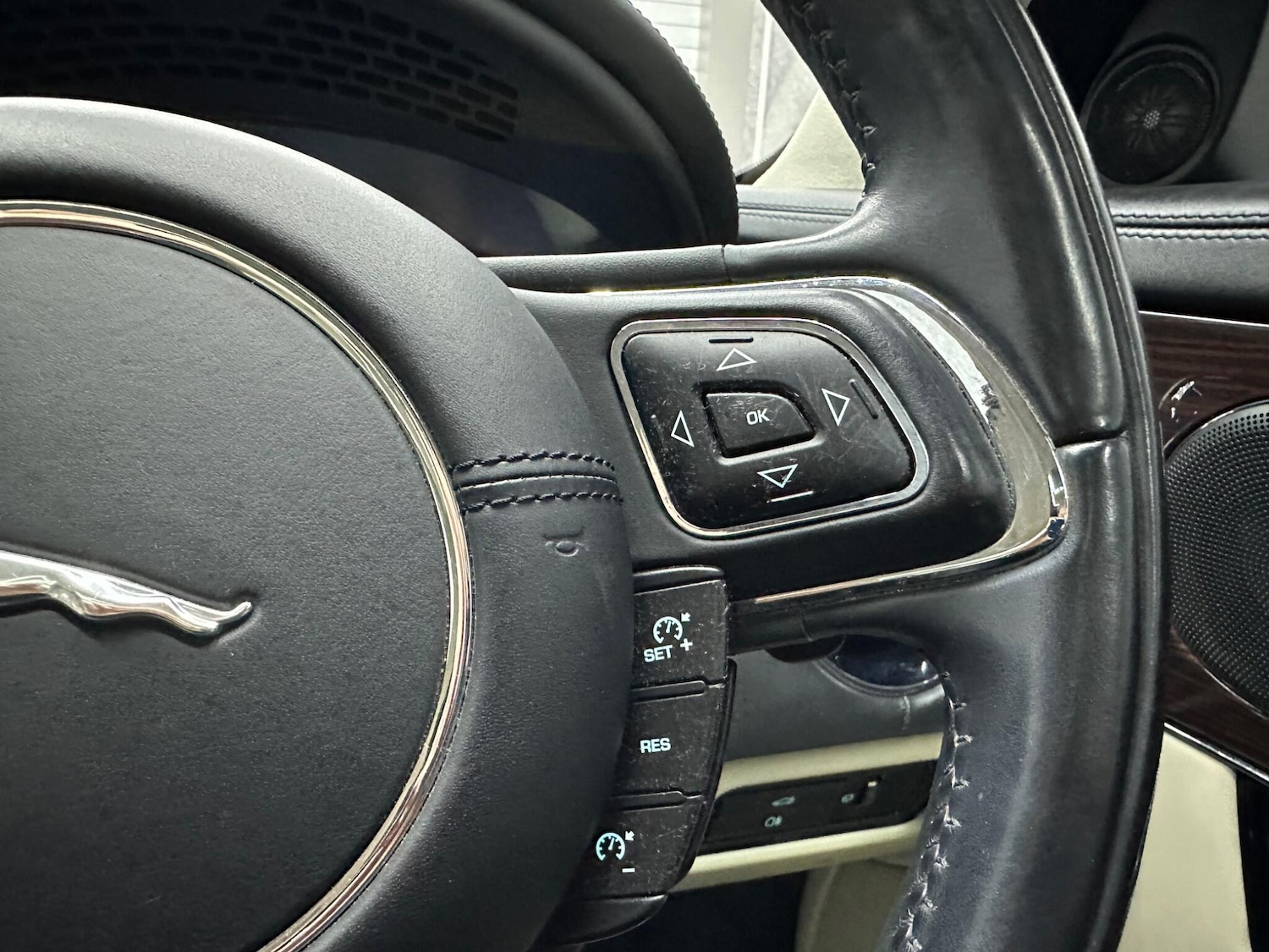 Used Jaguar XJ 2013 for sale - 77456385: Photo 22