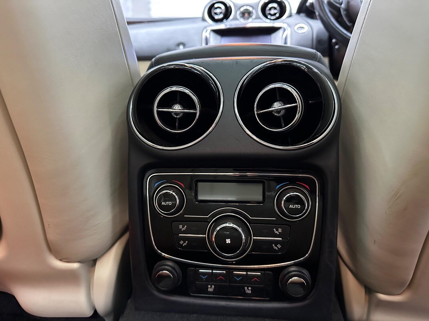 Used Jaguar XJ 2013 for sale - 77456385: Photo 26