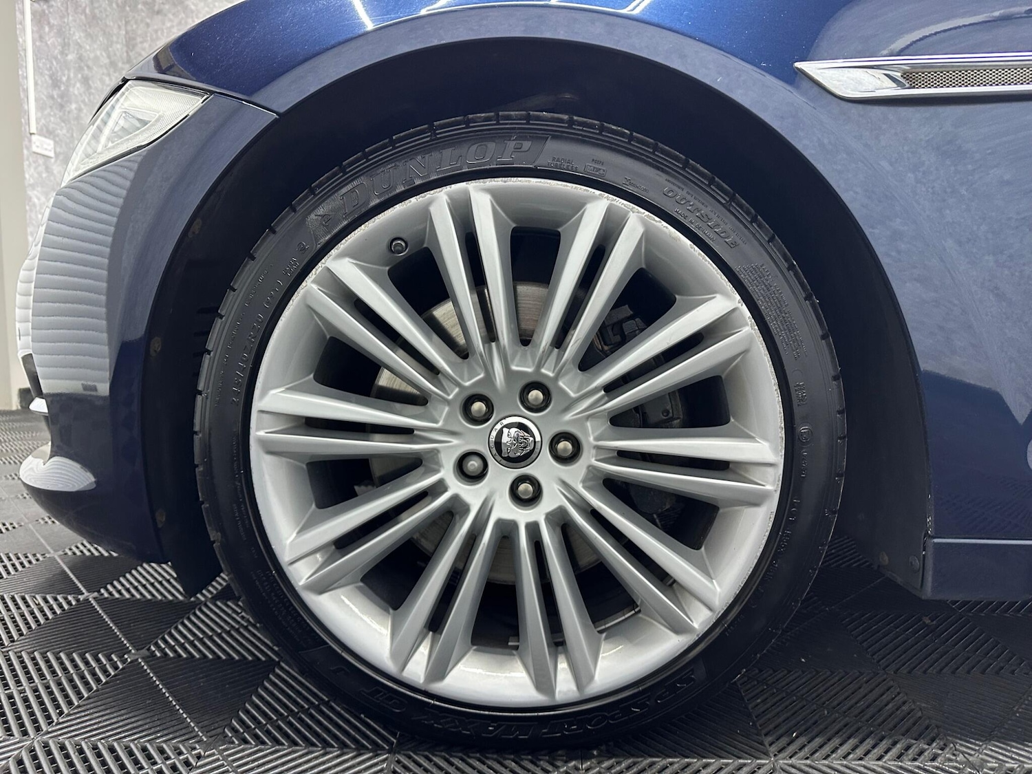 Used Jaguar XJ 2013 for sale - 77456385: Photo 44