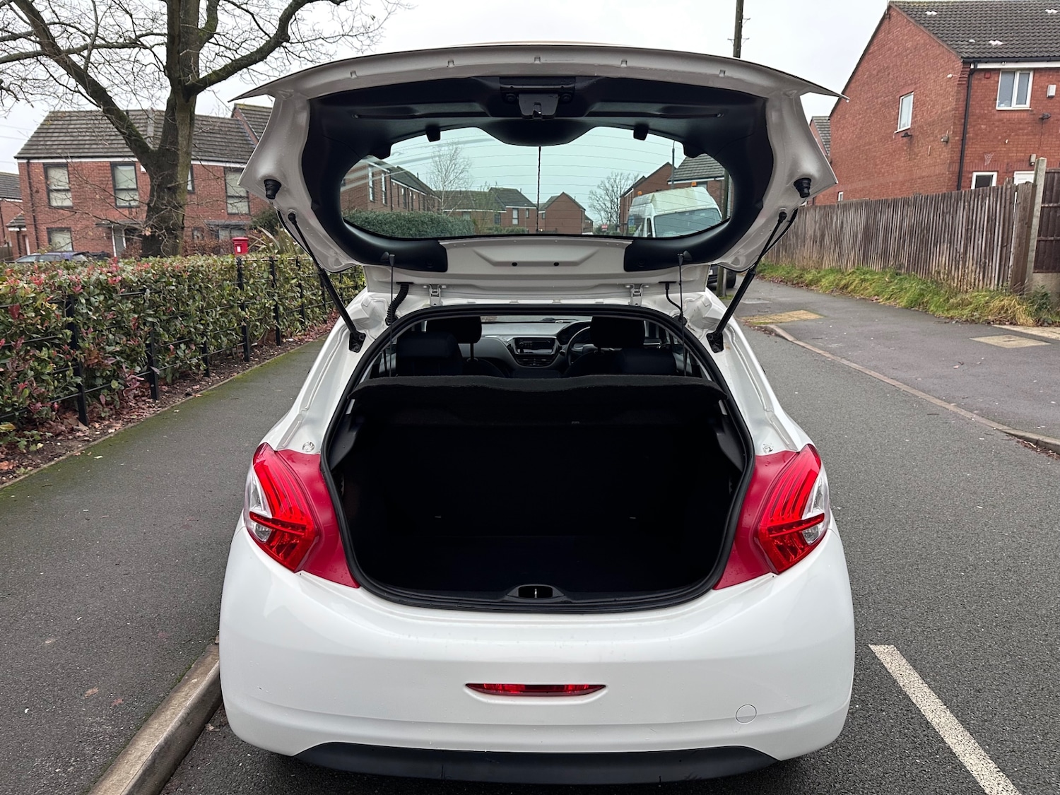 Used Peugeot 208 2014 for sale - 77025634: Photo 13