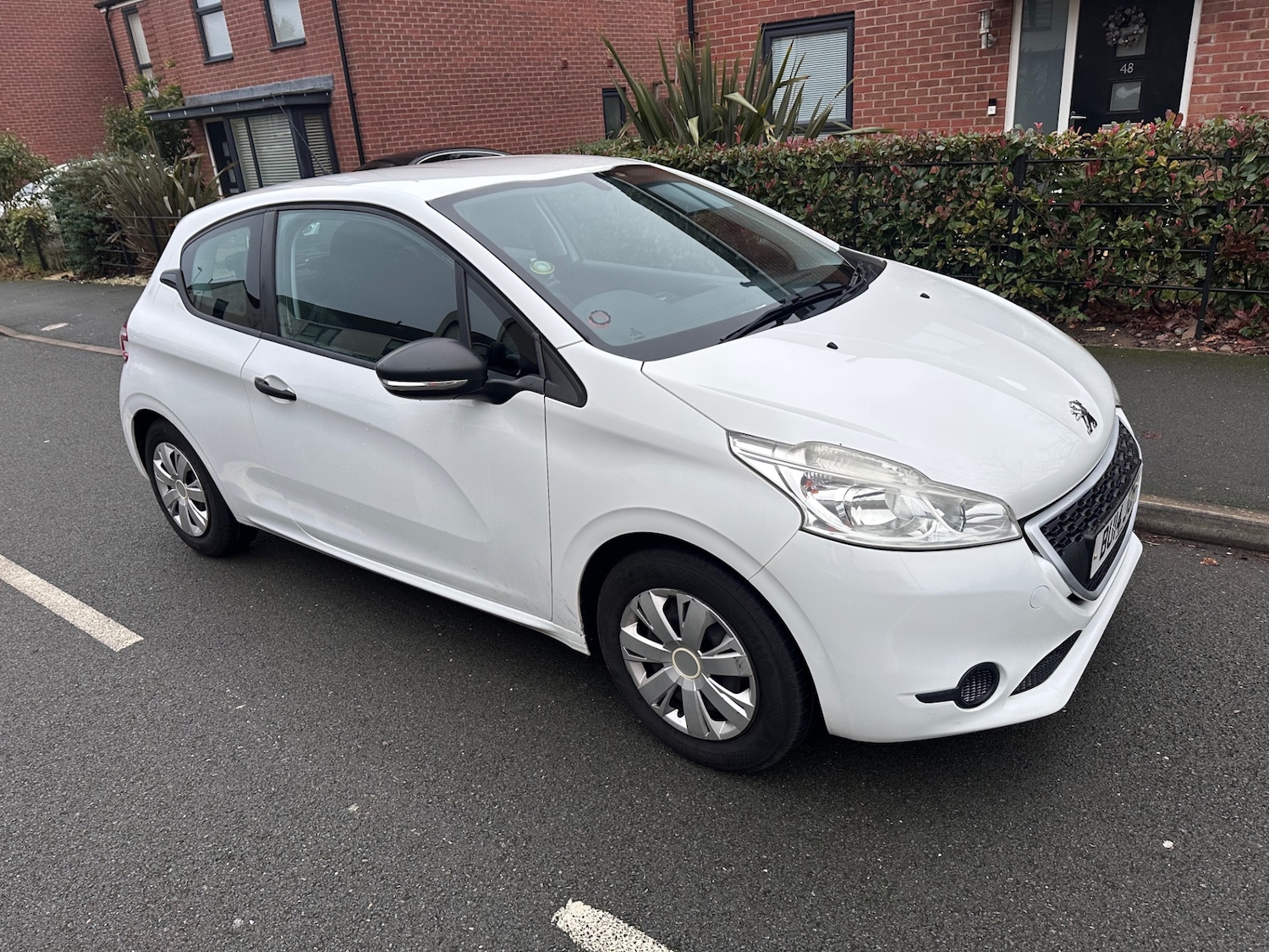 Used Peugeot 208 2014 for sale - 77025634: Photo 2