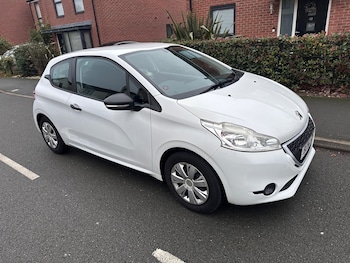 Used Peugeot 208 2014 for sale - 77025634: Photo