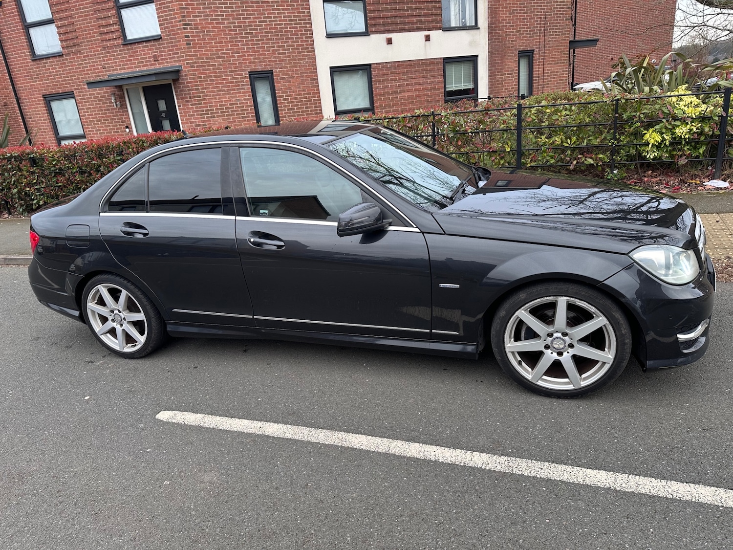 Used Mercedes-Benz C Class 2011 for sale - 77739241: Photo 2