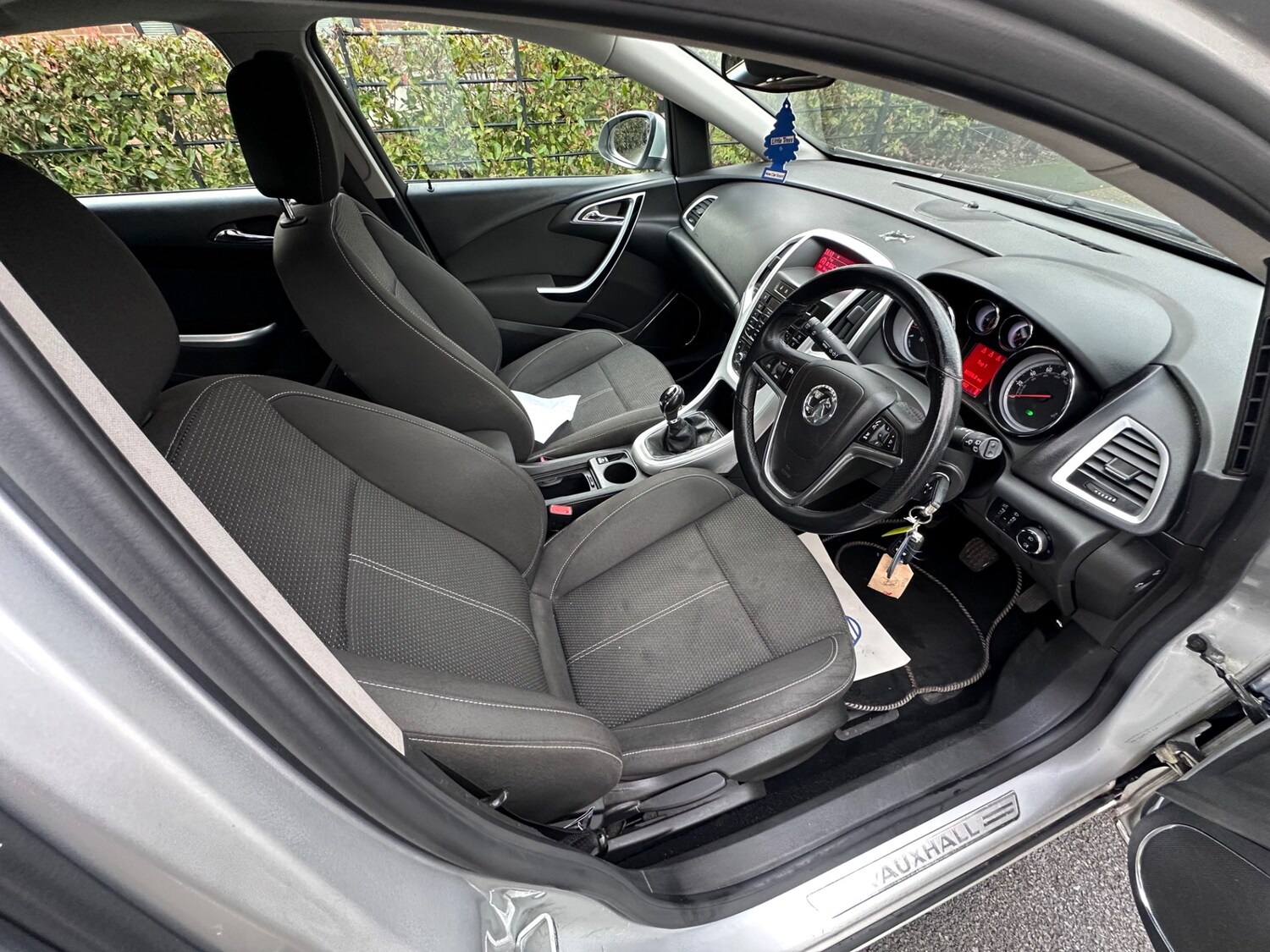 Used Vauxhall Astra 2010 for sale - 77522308: Photo 12