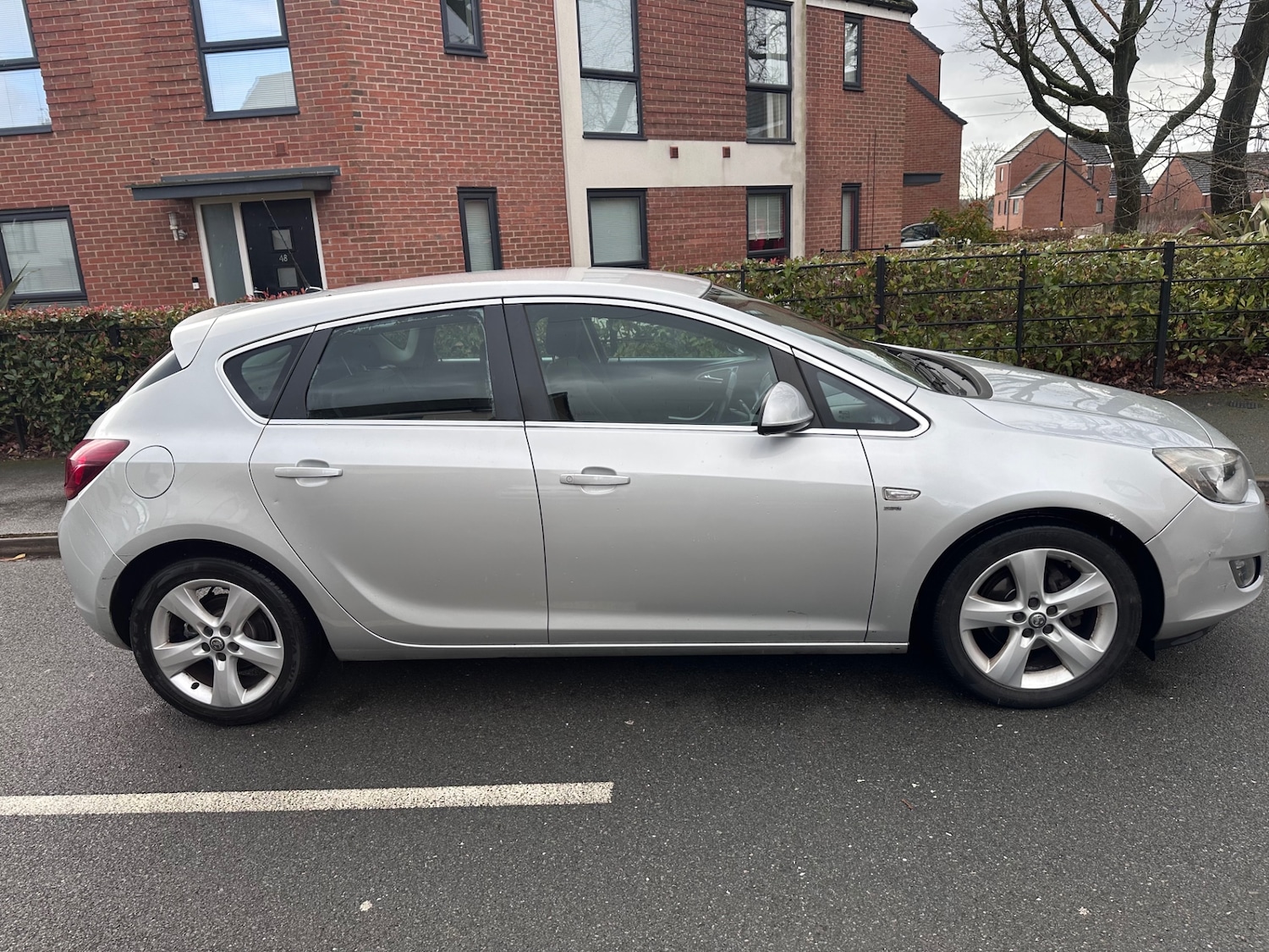 Used Vauxhall Astra 2010 for sale - 77522308: Photo 2